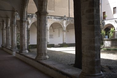 Cosenza, Italya-12 Haziran 2018: Chiostro San Domenico 'nun görünümü