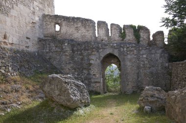 Cosenza, Italya-12 Haziran 2018: Normanno-Svevo Şatosu görünümü