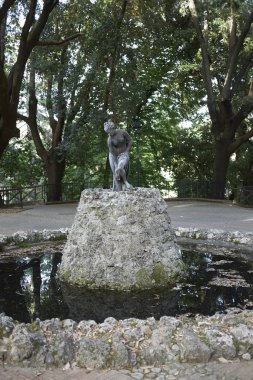 Cosenza, Italya-12 Haziran 2018: Villa Vecchia Çeşmesi