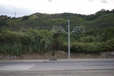 Cosenza, Italya-13 Haziran 2018: yılbaşı dekorasyonu 