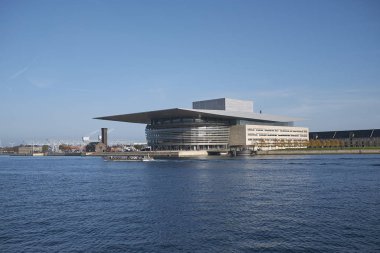 Kopenhag, Danimarka - 10 Ekim 2018: Kopenhag Opera binasının görünümü