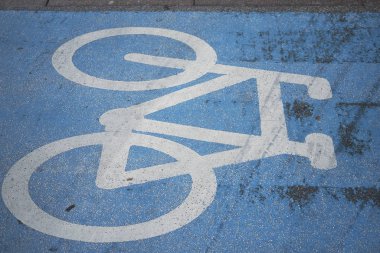 Kopenhag, Danimarka - 10 Ekim 2018 : Bisiklet şeritli tabela