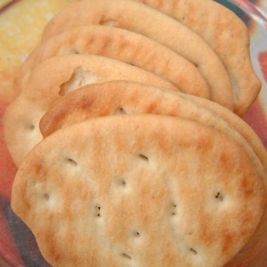 tuzlu kraker meze ler gibi yakın 