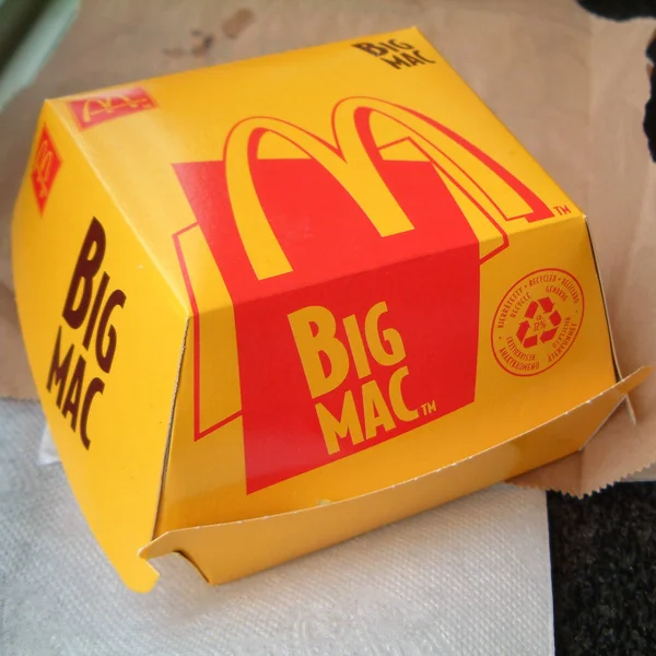 Obal MC Donalda z Big Mac — Stock fotografie