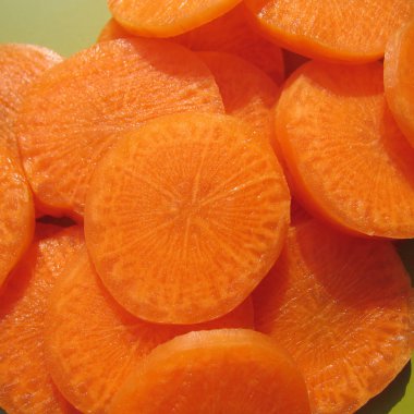 Ham Havuç dilimleri yakın