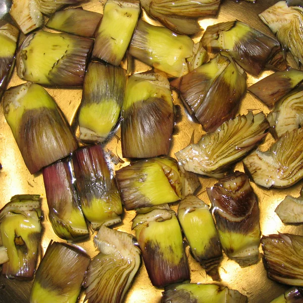 Ham Artichockes Çeyrek Yakın — Stok fotoğraf