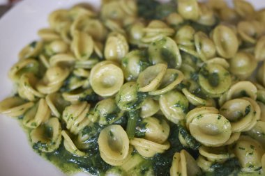 Şalgam tepeli orecchiette makarna