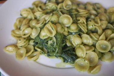 Şalgam tepeli orecchiette makarna