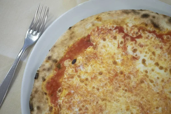 Pizza Margarita Com Tomate Queijo Mussarela — Fotografia de Stock