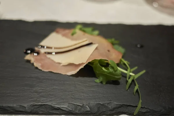 Aptitretare Med Carne Sallad Parmesan Och Balsamvinäger — Stockfoto