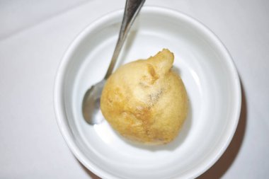 Bir tatlı olarak Çin Kızarmış dondurma