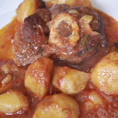 ilik kemiği ve patates yakın