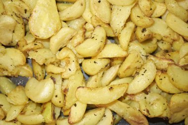 Yan sıra olarak kavrulmuş patates