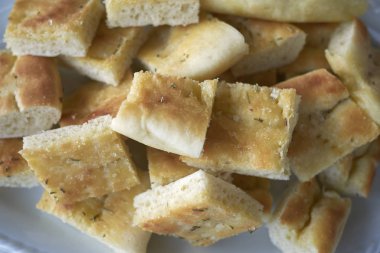 Focaccia ekmek sepeti yakın