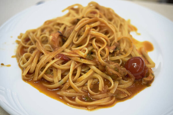 Спагетти с крупным планом морепродуктов
