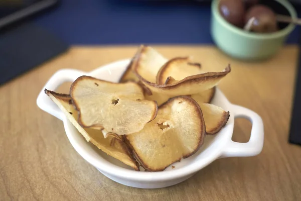 jerusalem artichokes chips as a starter