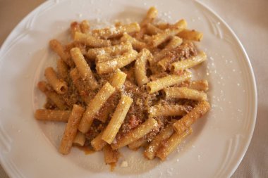 Bolonya soslu makarna makarna