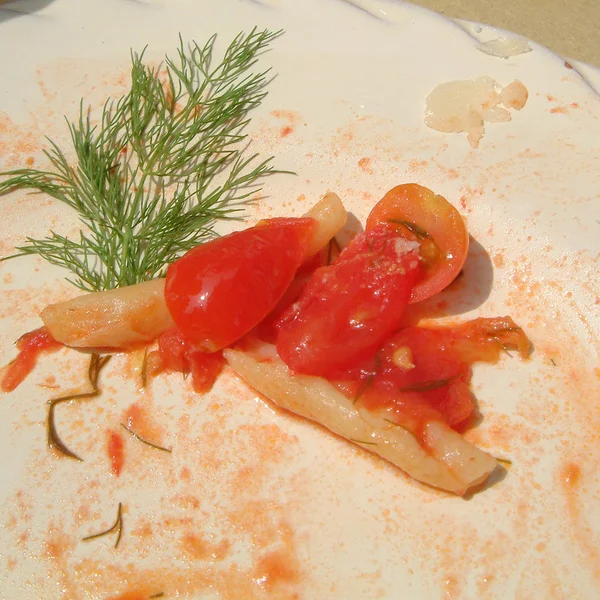 Cavatelli Pasta Met Verse Tomaat Pecorino Kaas — Stockfoto