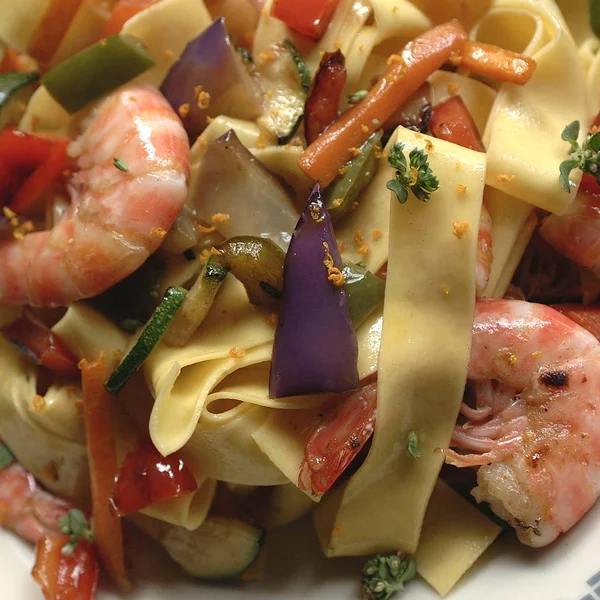 Tagliatelle pasta with shrimps and vegetables