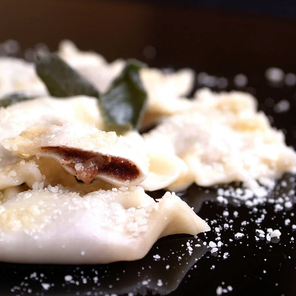 Ravioli con castagne e parmigiano — Foto Stock