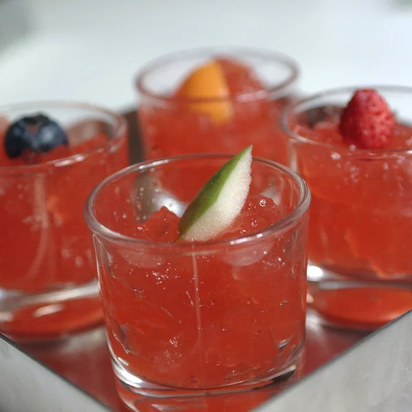 Jalea Roja Con Fruta Fresca —  Fotos de Stock