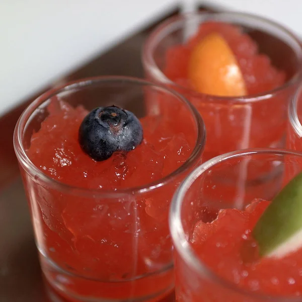 Jalea Roja Con Fruta Fresca —  Fotos de Stock