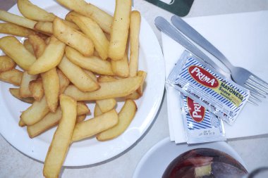 Ibiza, Balear Adaları, İspanya - 31 Ağustos 2015: Patates kızartması