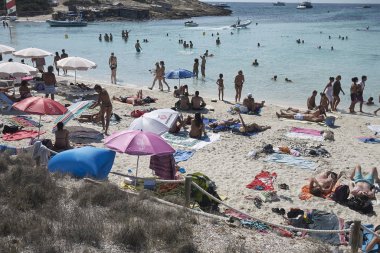 Formentera, İspanya - 01 Eylül 2016: Platja de ses Illetes görünümü