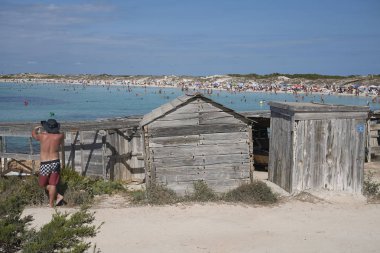 Formentera, İspanya - 01 Eylül 2016: Platja de ses Illetes görünümü