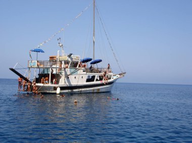 Lampedusa, Sicilya - 04 Eylül 2009: Turistik tekne turları