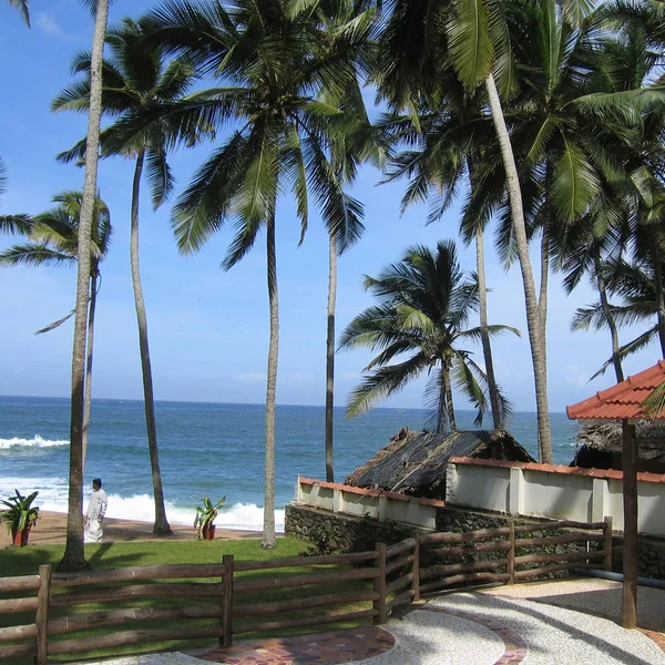 Kovalam, Índia - 02 de junho de 2004: Praia em Kovalam — Fotografia de Stock