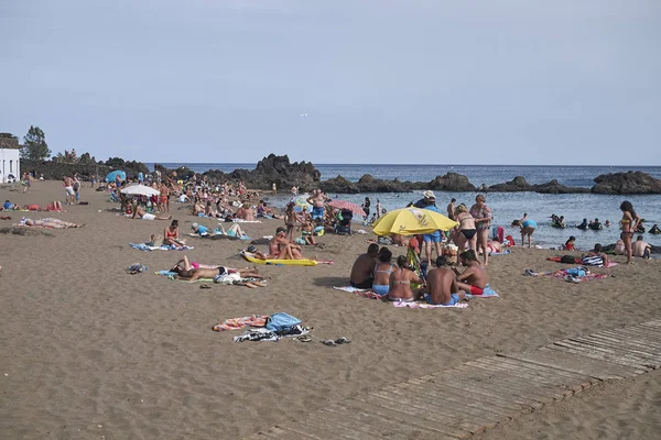 Lanzarote Španělsko Srpna 2015 Turisté Puerto Calero — Stock fotografie