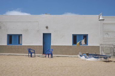 Lanzarote, İspanya - 26 Ağustos 2015 : La Graciosa Adası Sokakları