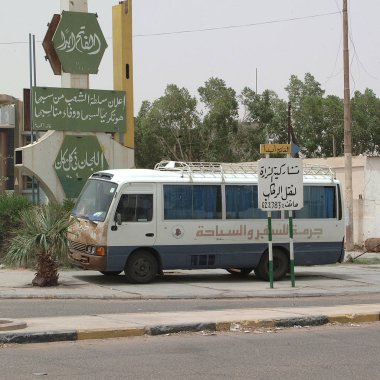 Sabah, Libya - 09 Mayıs 2002 : Okul otobüsü