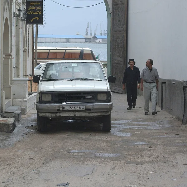 Tripoli Lybie Mai 2002 Des Hommes Marchent Dans Les Rues — Photo