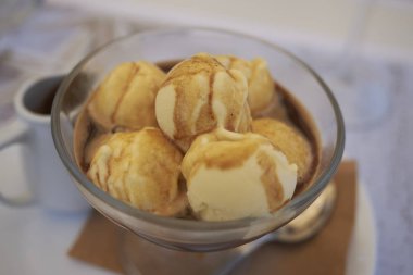 Vanilyalı dondurma ile Affogato