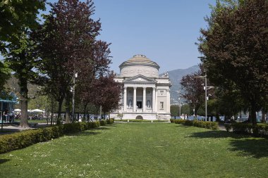 Como, İtalya - 22 Nisan 2018: Alessandro Volta Tapınağı (Tempio Voltiano)