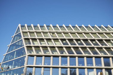 Milano, İtalya - 17 Aralık 2017 : 'Microsoft' binasının görünümü