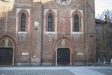 Milano, İtalya - 17 Aralık 2017 : 'Santa Maria Incoronata' kilisesinin görünümü