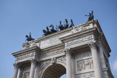 Milano, İtalya - 10 Şubat 2018 : Arco della Pace'in Milano'daki görünümü
