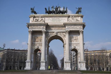 Milano, İtalya - 10 Şubat 2018 : Arco della Pace'in Milano'daki görünümü