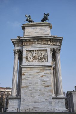 Milano, İtalya - 10 Şubat 2018 : Arco della Pace'in Milano'daki görünümü