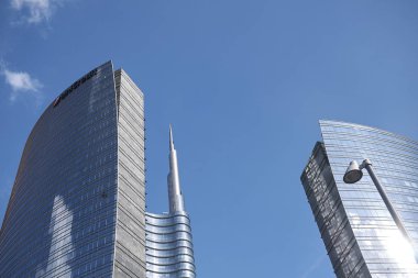 Milano, İtalya - 09 Mart 2018: Porta Nuova gökdelenlerinin görünümü