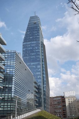 Milano, İtalya - 09 Mart 2018: Porta Nuova gökdelenlerinin görünümü