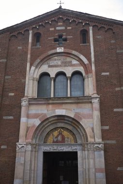 Milano, İtalya - 12 Temmuz 2018 : San Babila kilisesinin görünümü