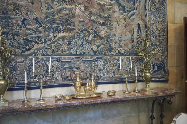 Milano, İtalya - 26 Eylül 2018 : Villa Necchi Campiglio yemek odası manzarası