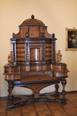 Milano, İtalya - 26 Eylül 2018 : Villa Necchi Campiglio antika mobilya görünümü