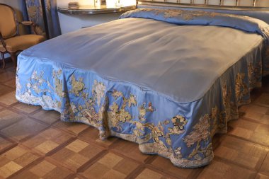 Milano, İtalya - 26 Eylül 2018 : Villa Necchi Campiglio yatak odası manzarası