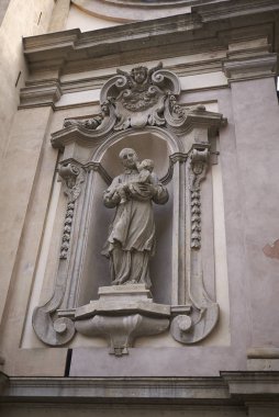 Milano, İtalya - 16 Ocak 2019 : Santa Maria della Passione kilise cephesi