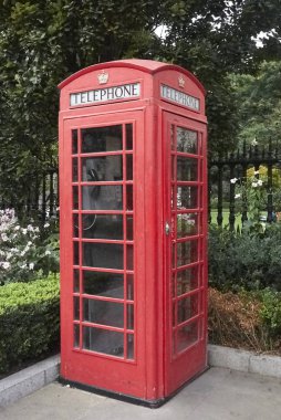 Londra, İngiltere - 24 Ağustos 2017 : İngilizce telefon kulübesi